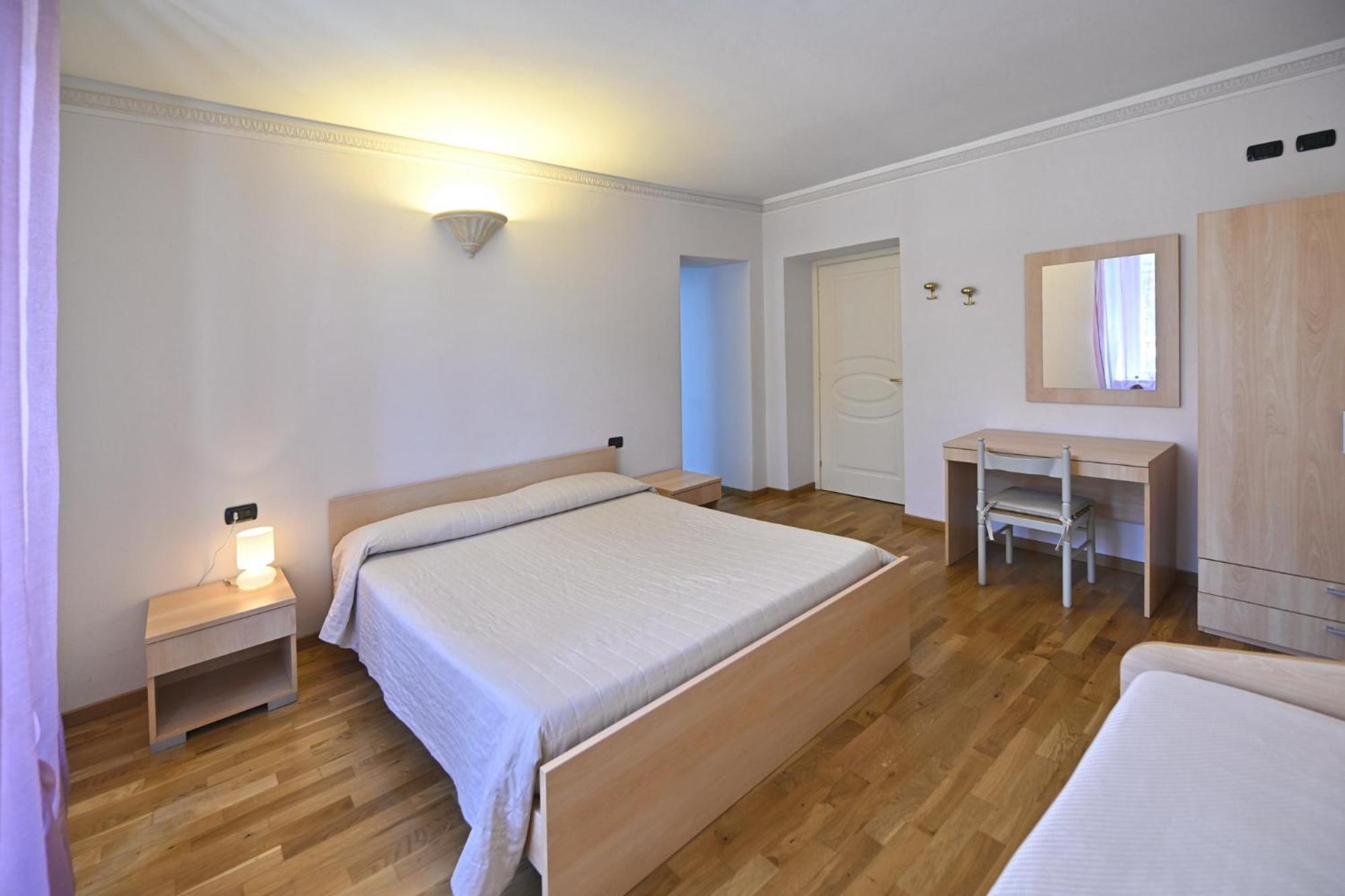 Residenza Villa Maria Roncola Екстер'єр фото